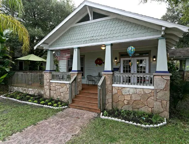 Anchor Inn NSB Bed & Breakfast hotel detail image 1