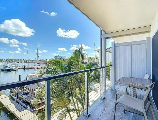 Cove Inn on Naples Bay hotel detail image 4