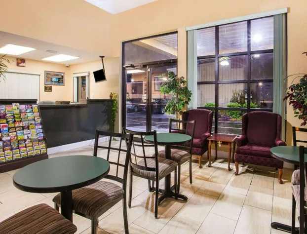 Howard Johnson by Wyndham Panama City hotel detail image 1