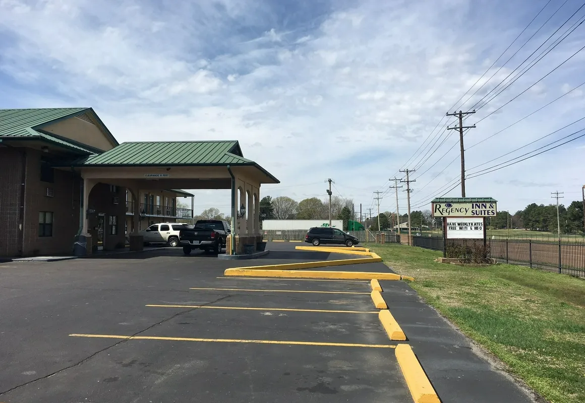 Regency Inn & Suites hotel hero