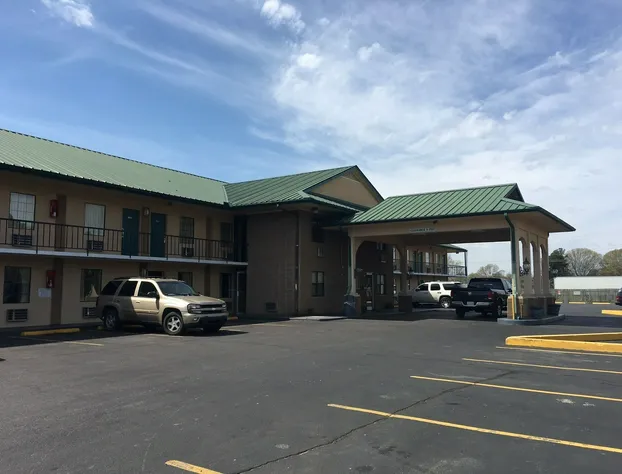 Regency Inn & Suites hotel detail image 1