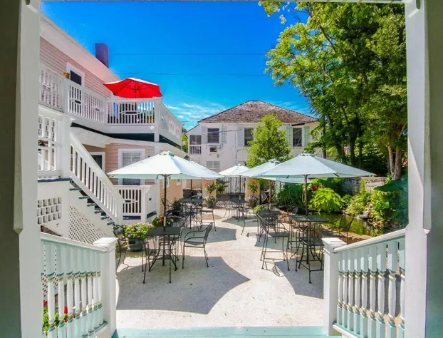 The Kenwood Inn hotel detail image 3