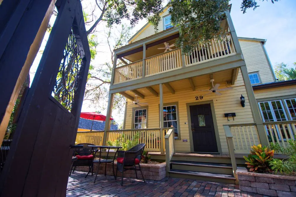 Agustin Inn hotel hero