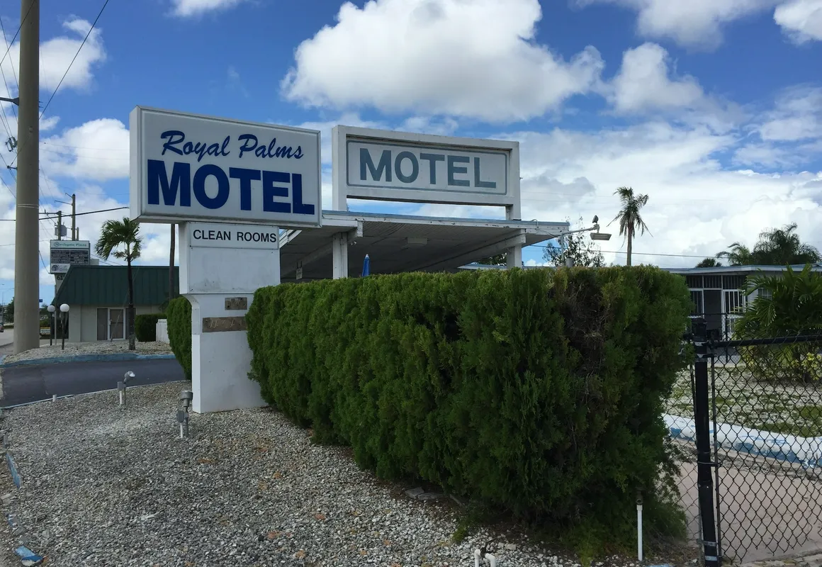 Royal Palms Motel hotel hero
