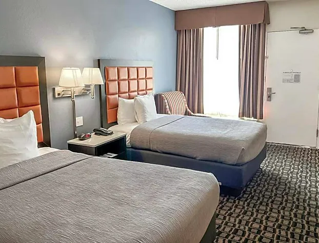 Quality Inn Airport - Cruise Port hotel detail image 4