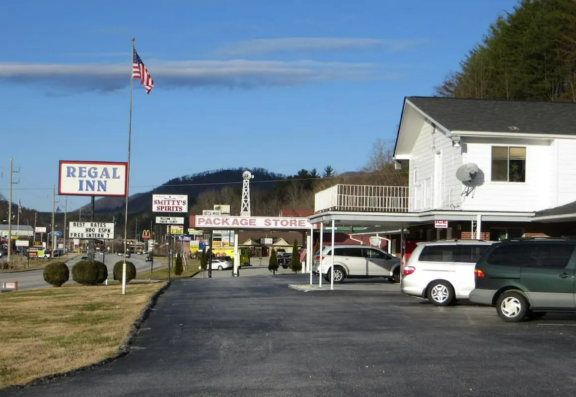 Regal Inn Clayton hotel hero