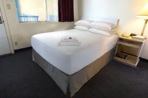 Americas Best Value Inn & Suites Forsyth hotel detail image 1