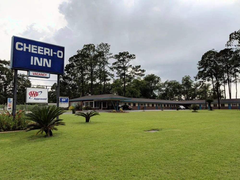 Cheerio Inn - Glennville hotel hero