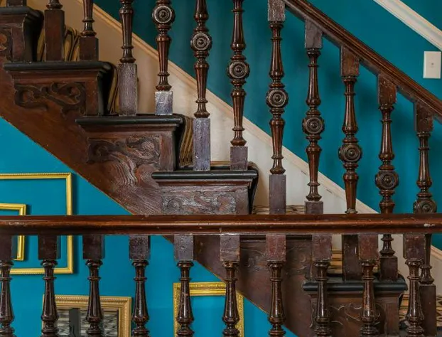 Gilded hotel detail image 2