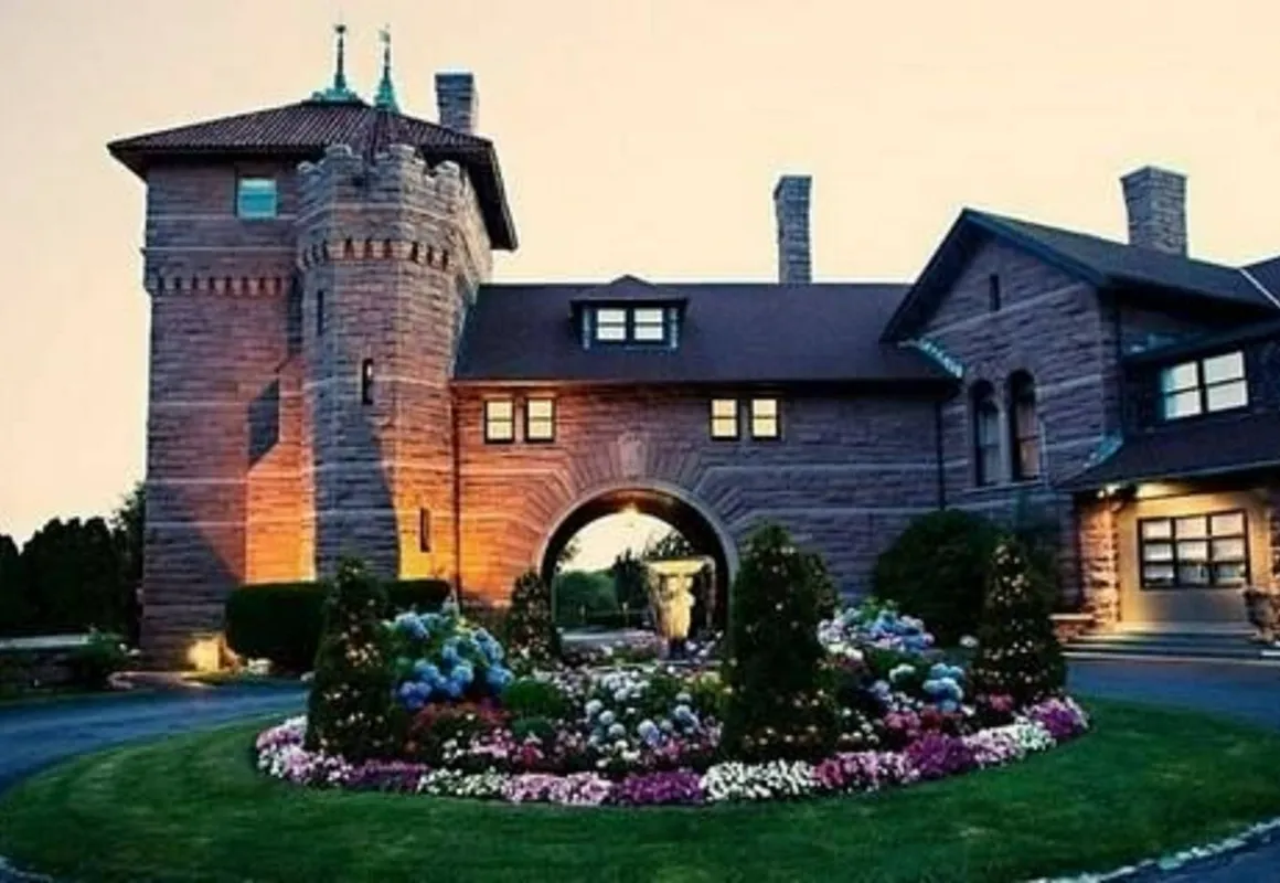 Oceancliff Resort I & II hotel hero