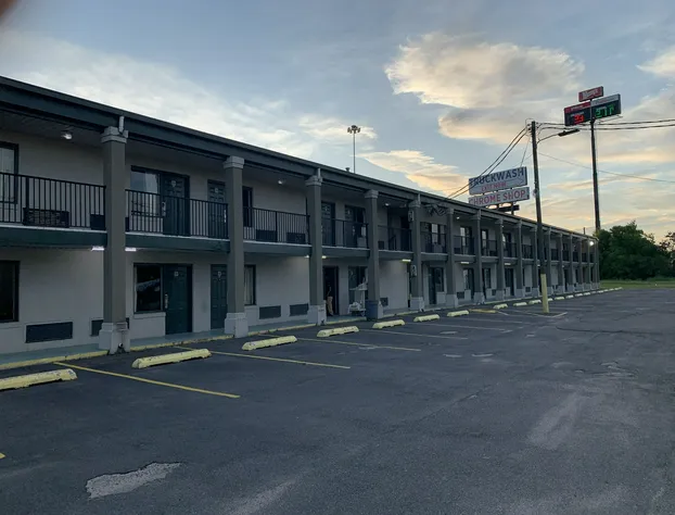 Travelers Inn hotel detail image 1