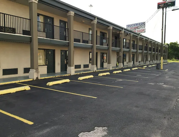 Travelers Inn hotel detail image 2