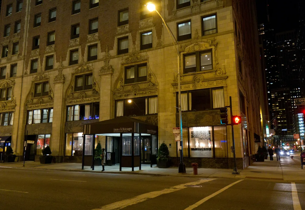 Inn of Chicago hotel hero
