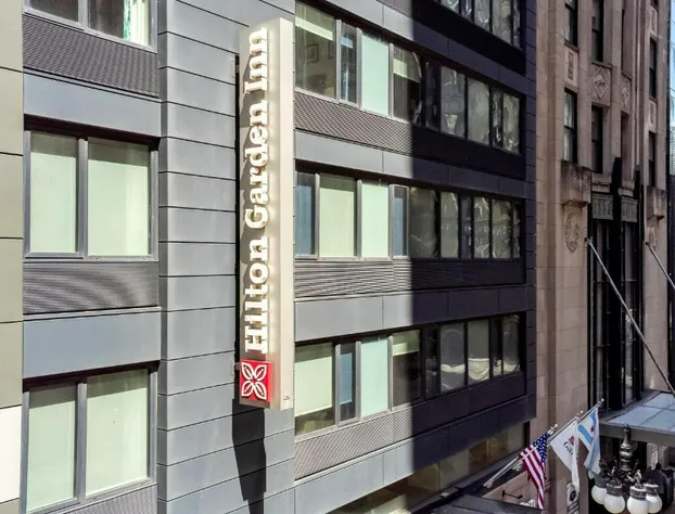 Hilton Garden Inn Chicago Downtown Riverwalk hotel detail image 2