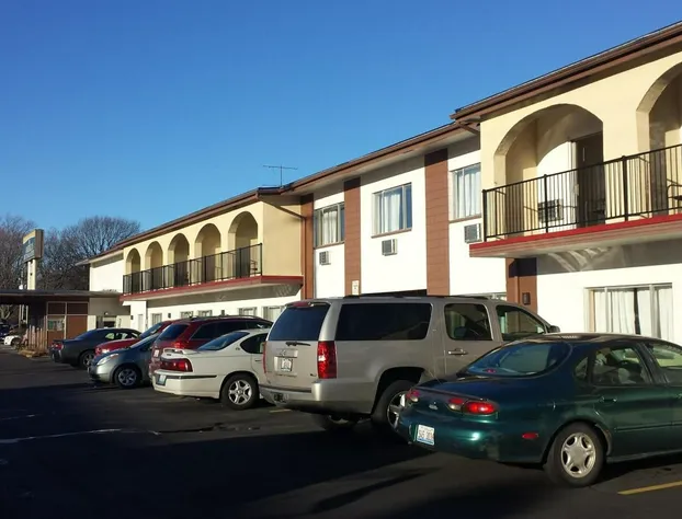 America's Best Inn Urbana Champaign hotel detail image 4