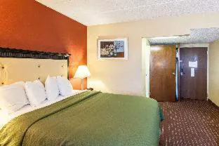 Quality Inn & Suites Lincoln South hotel detail image 4