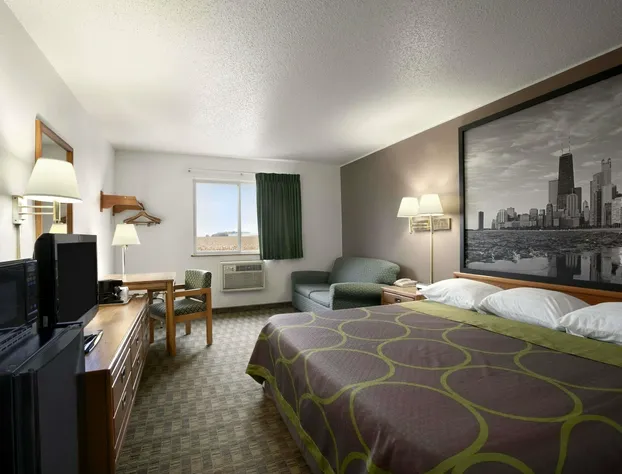 Super 8 by Wyndham Peru Starved Rock State Park hotel detail image 2