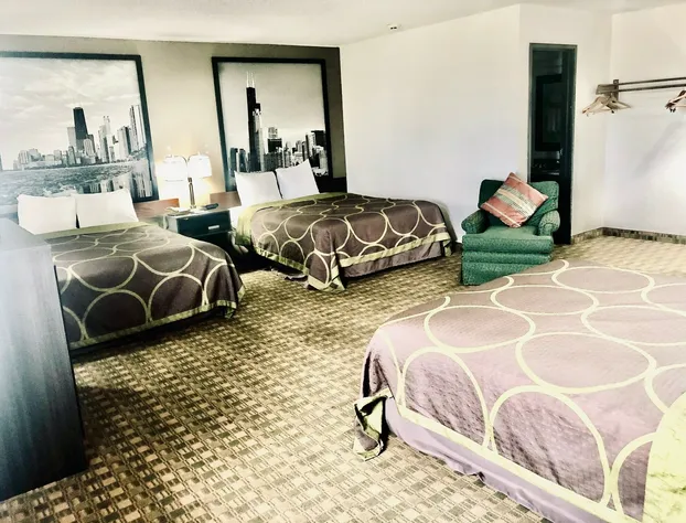 Super 8 by Wyndham Peru Starved Rock State Park hotel detail image 4