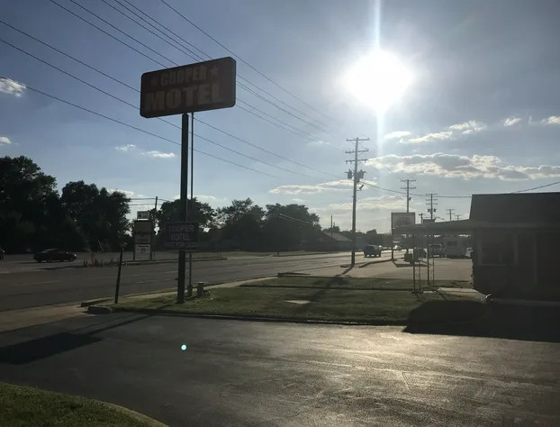 Cooper Motel Tuscola hotel detail image 1