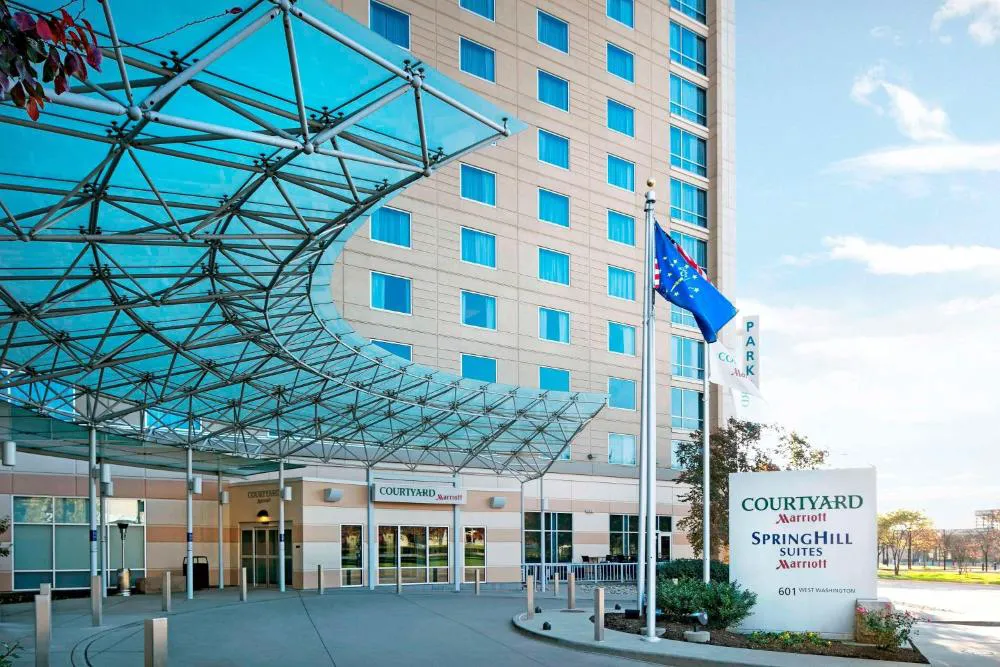 Courtyard by Marriott Indianapolis Downtown hotel hero