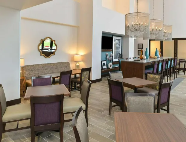 Hampton Inn & Suites Des Moines Downtown hotel detail image 3