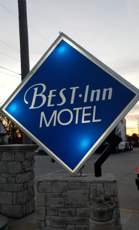 Best Inn Motel hotel hero