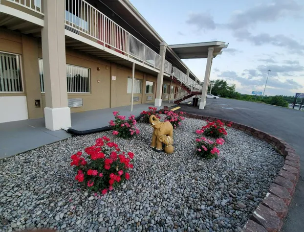 Big Spring Inn hotel detail image 3