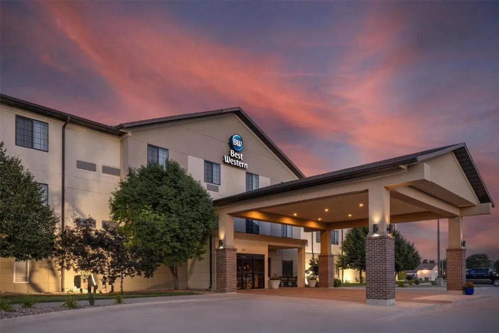Best Western North Edge Inn hotel hero