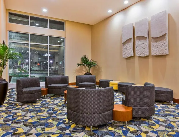 Hampton Inn & Suites Downtown Owensboro/Waterfront hotel detail image 2