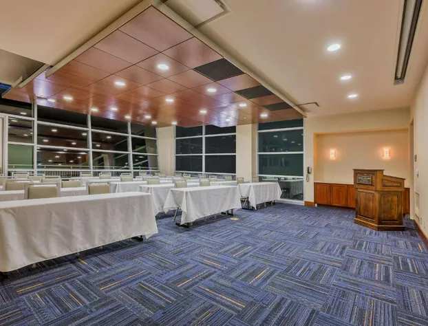 Hampton Inn & Suites Downtown Owensboro/Waterfront hotel detail image 1