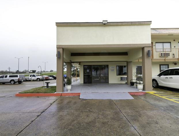 OYO Hotel Lake Charles Hwy 10 hotel detail image 1