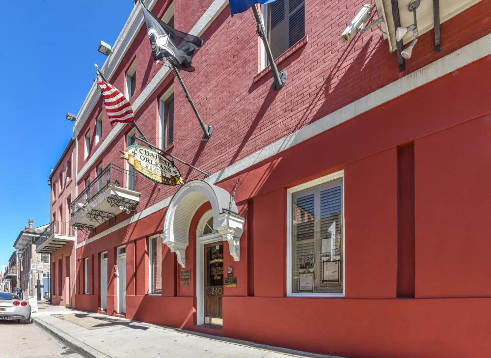 Chateau Orleans hotel hero