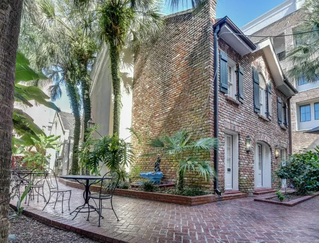 Chateau Orleans hotel detail image 1