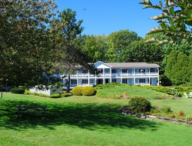 Cedar Crest Inn hotel detail image 2