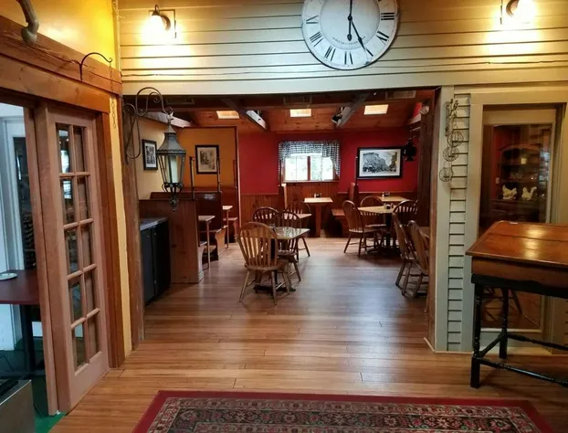 Cedar Crest Inn hotel detail image 3