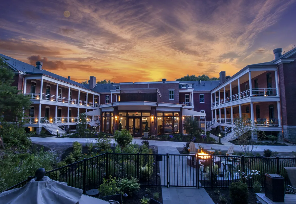 Inn at Diamond Cove hotel hero