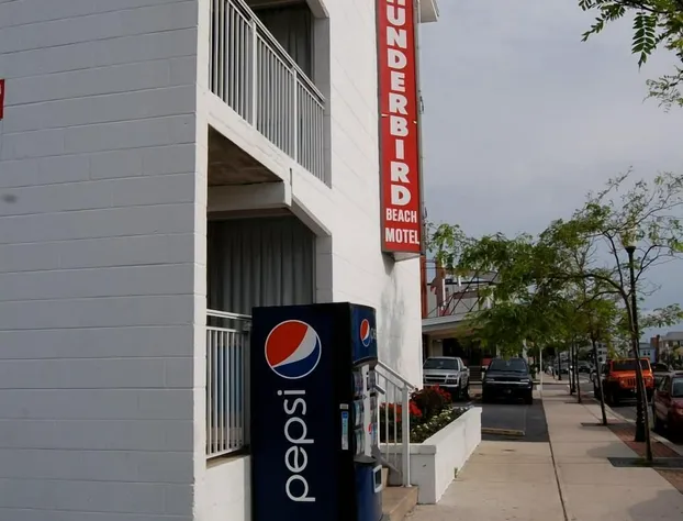 Thunderbird Beach Motel hotel detail image 3