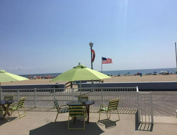 Fish Tales Boardwalk Inn hotel detail image 3