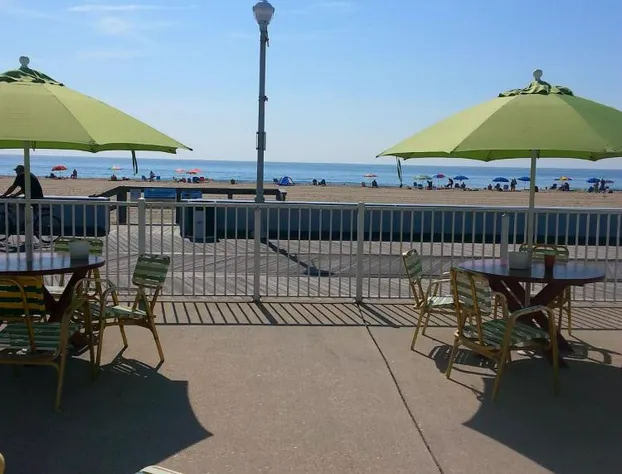 Fish Tales Boardwalk Inn hotel detail image 4