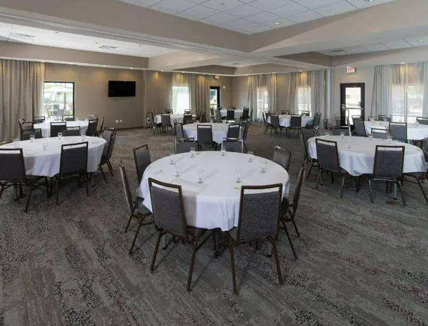 Courtyard Bay City hotel detail image 3