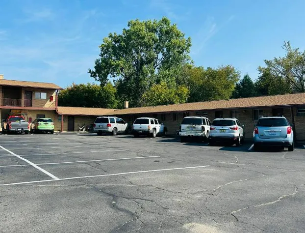 Capital O Swan Inn Comstock Park hotel detail image 2