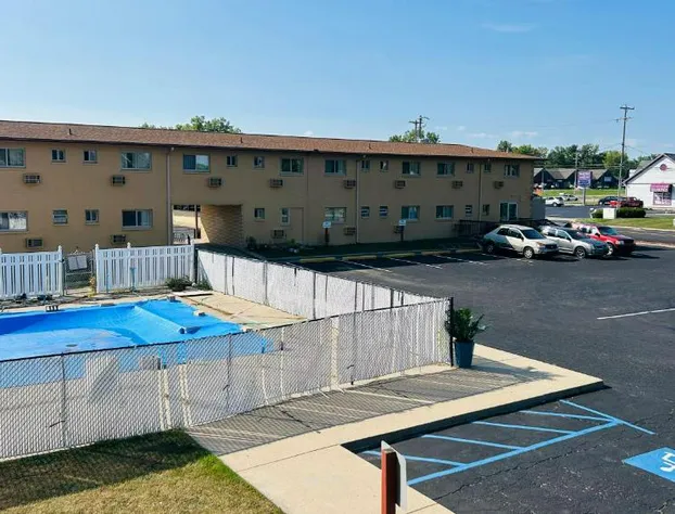 Capital O Swan Inn Comstock Park hotel detail image 3