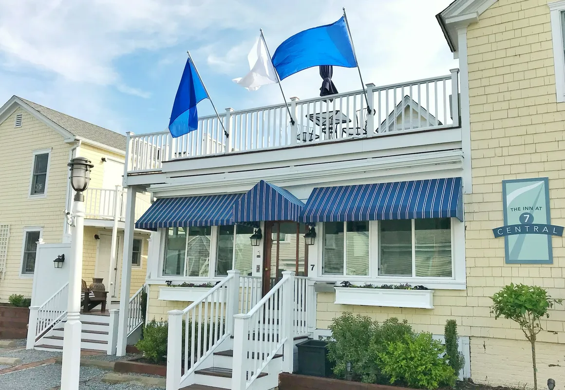 Inn at 7 Central hotel hero