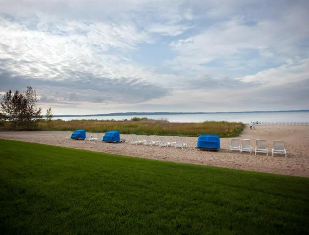 Pointes North Beachfront Hotel hotel detail image 4