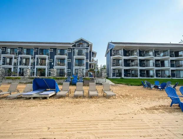 Pointes North Beachfront Hotel – 2 Person Spa Tub Studios hotel detail image 1