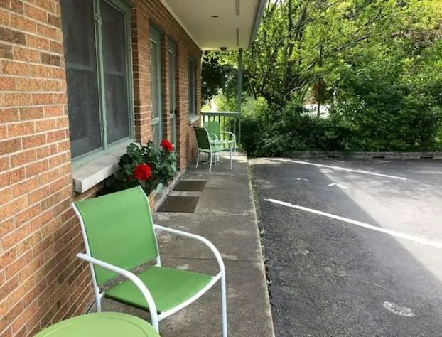 Ludington Blue Spruce Inn hotel detail image 2