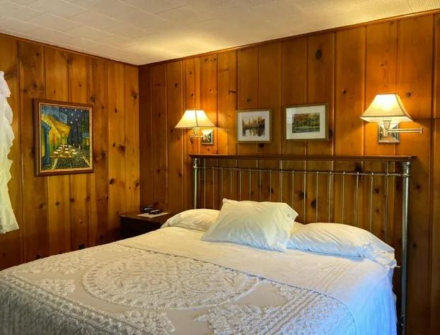 Ludington Blue Spruce Inn hotel detail image 2