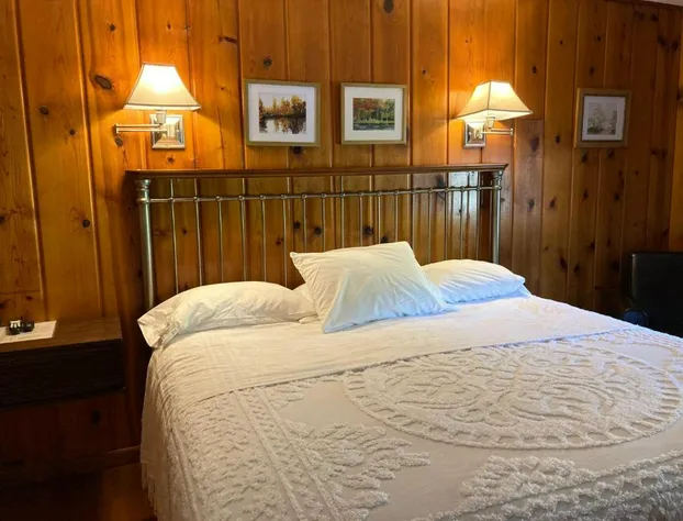 Ludington Blue Spruce Inn hotel detail image 3