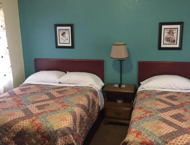 Highland Court Motel hotel detail image 3