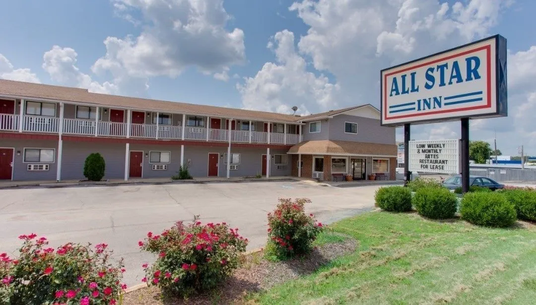 Rodeway Inn hotel hero